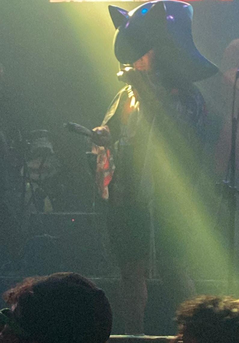 Grupo de amigos fans de Sonic en la fiesta