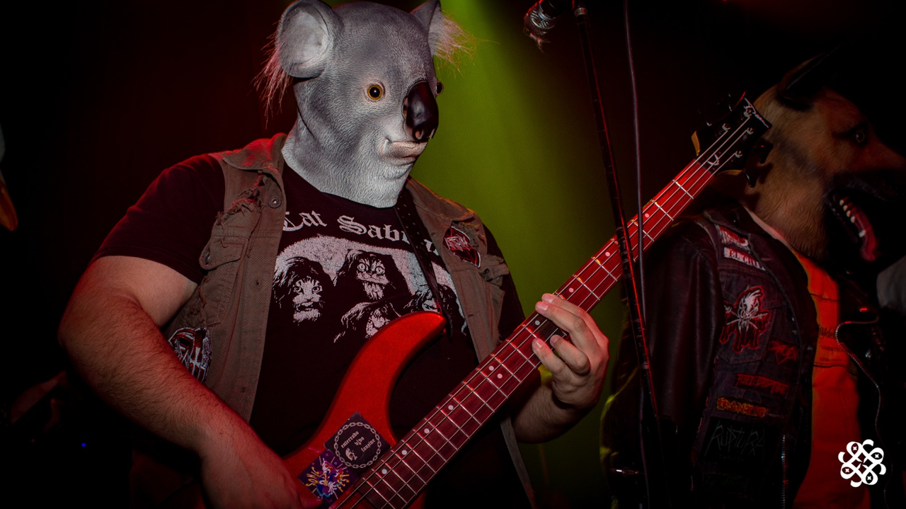 Colman bajista en vivo the badniks documento sonic fest