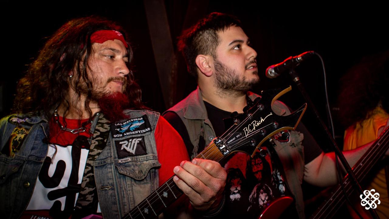 Colman bajista en vivo the badniks documento sonic fest