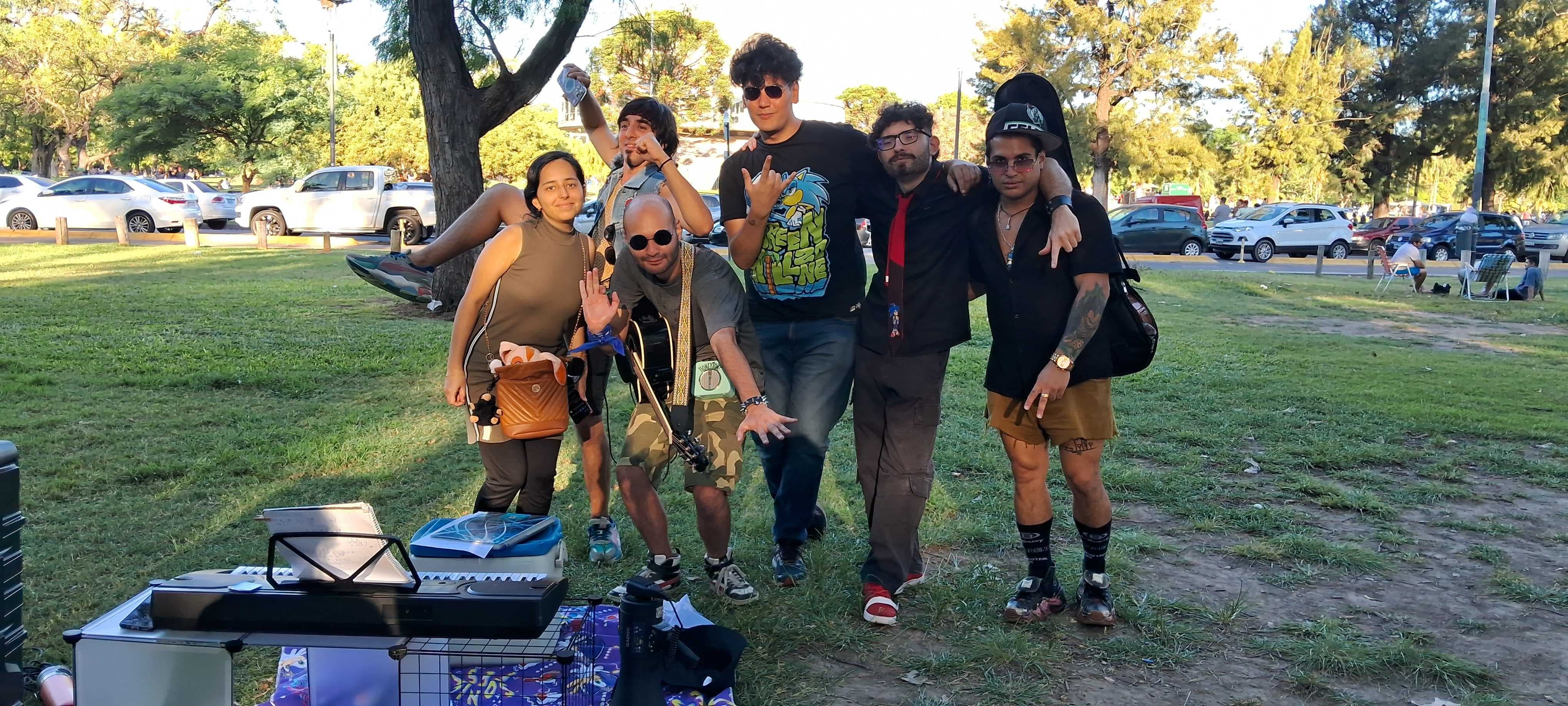 Foto grupal épica de la comunidad Sonic Fest Argentina