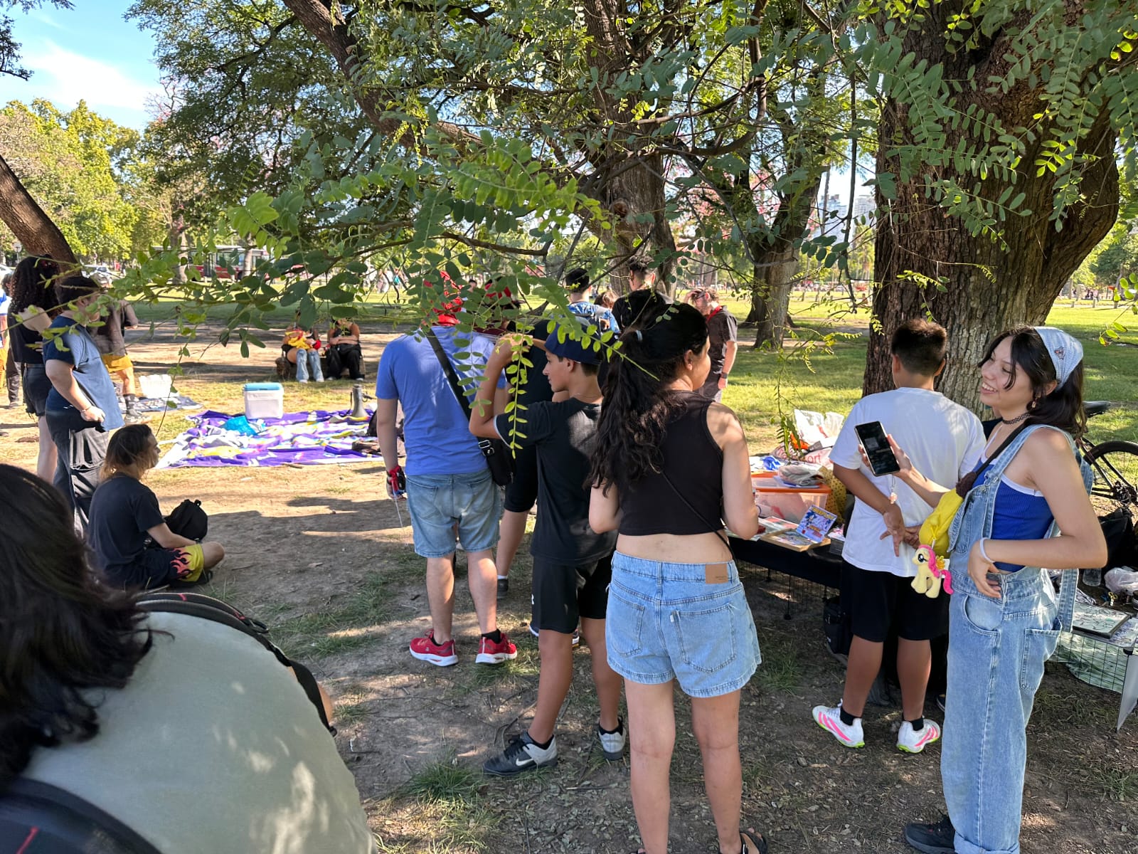 Ambiente festivo en la reunión de fans en Palermo