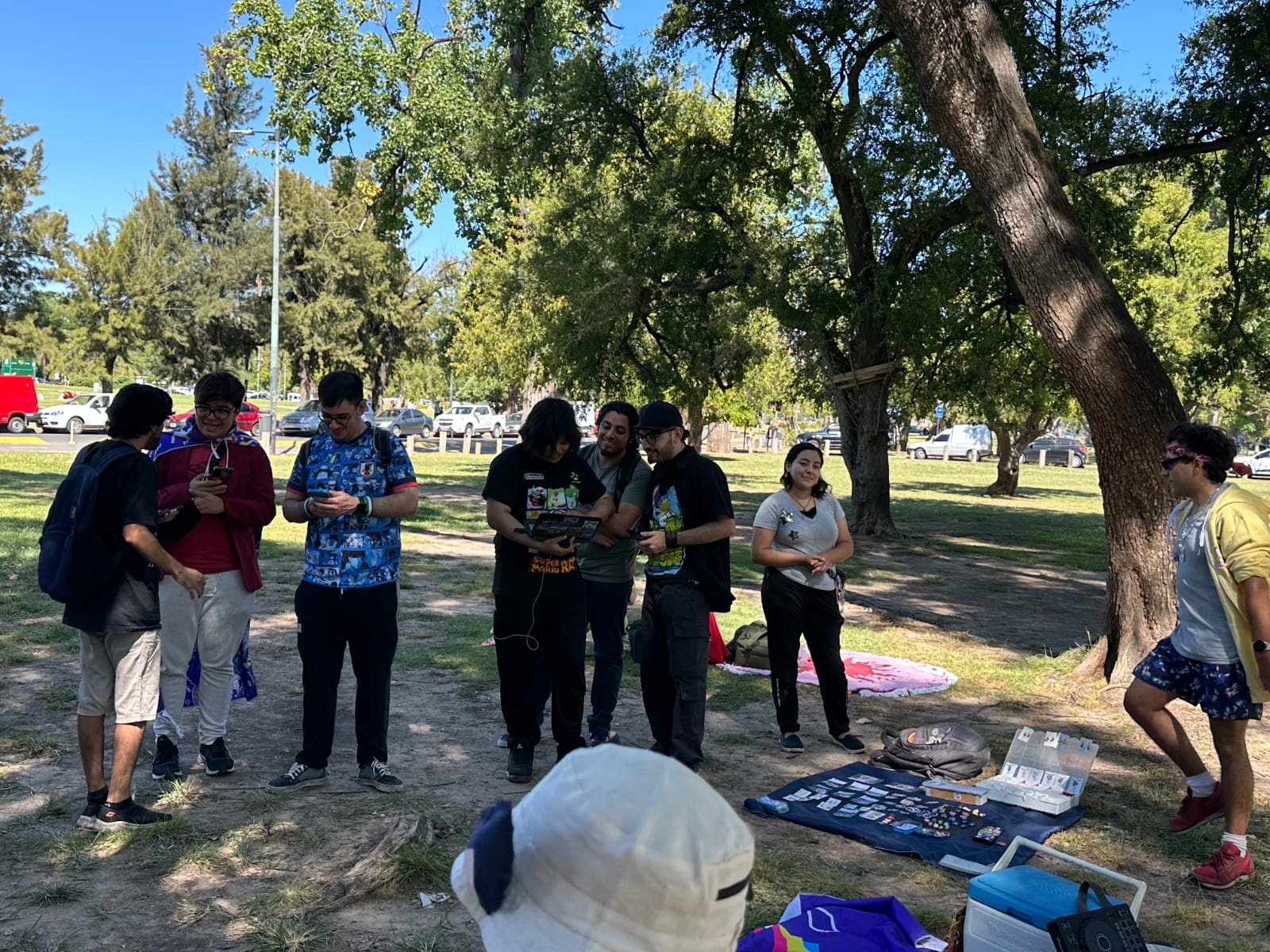 Fans cantando 'Live and Learn' en el Karaoke de la Fest