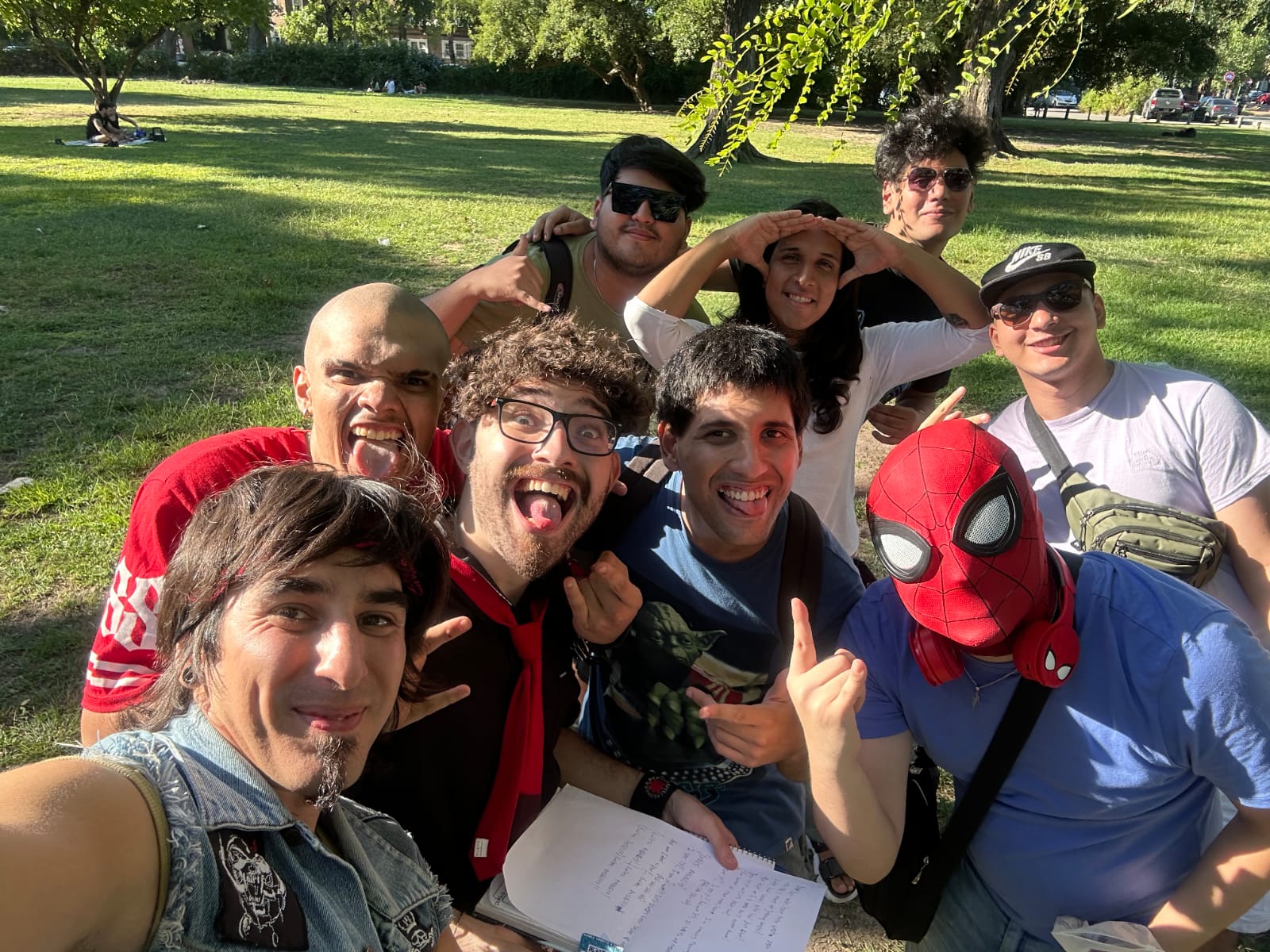 Karaoke grupal de temas icónicos de la franquicia Sonic